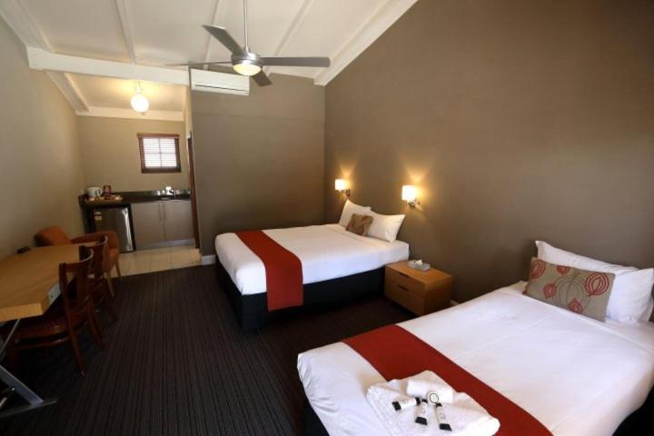 פרת'' Rose & Crown Hotel מראה חיצוני תמונה